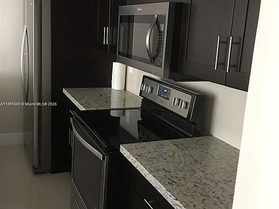 4th image of 10951 N Lakeview Dr #Townhouse