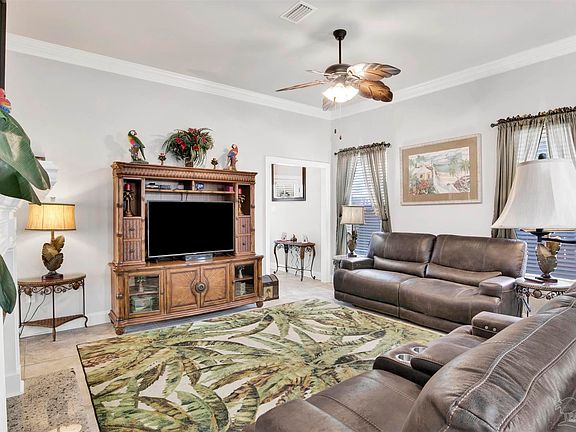 5th image of 412 Waterbury Ct