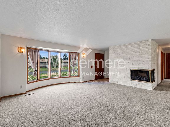 3rd image of 2115 W Kiernan Ave