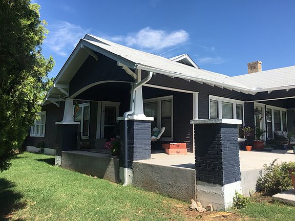 3rd image of 900 N Jackson Ave