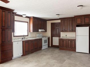 249 Philomena Dr, Wauseon, OH 43567