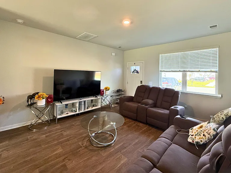 171 Ivory Shadow Rd — Photo 3
