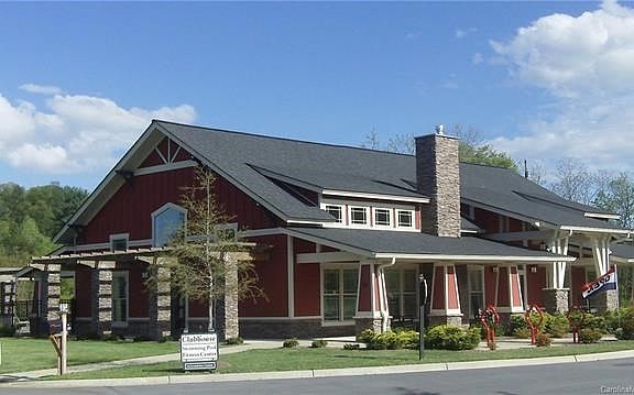 Vistas Club House Exterior