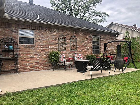 2nd image of 309 Ashford Dr