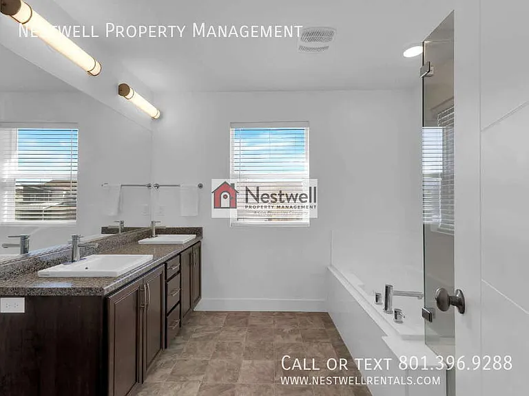 563 E Alma Mater Ave — Photo 16