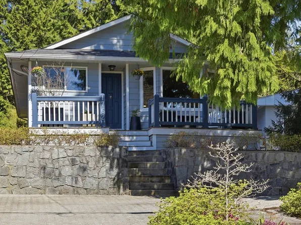 1762 Evelyn St, North Vancouver, BC V7K 1V1