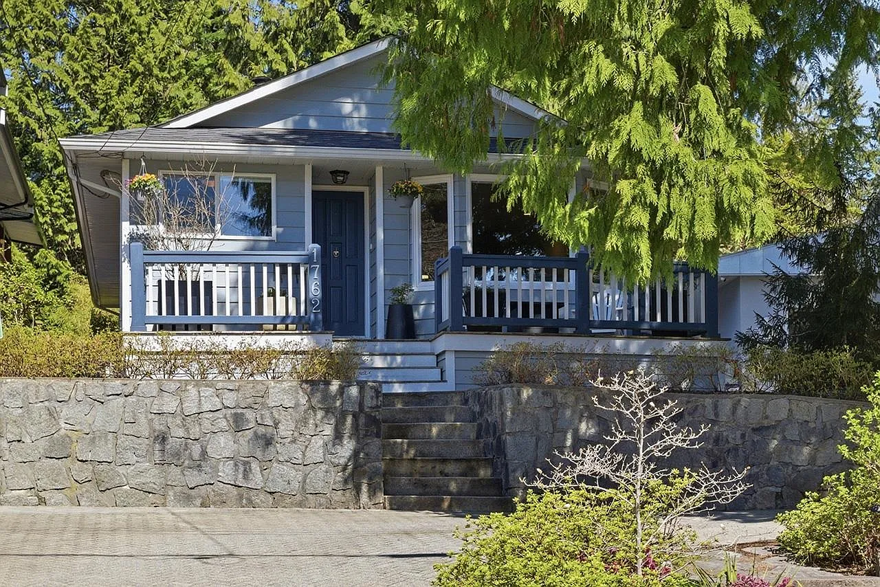 1762 Evelyn St photo 1