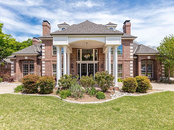3rd image of 4303 Hidden Valley Ct