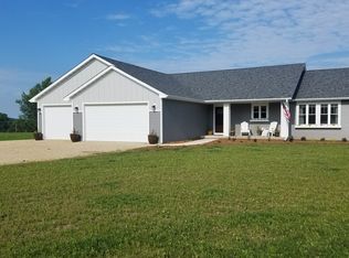 1516 96th St, New Richmond, WI 54017