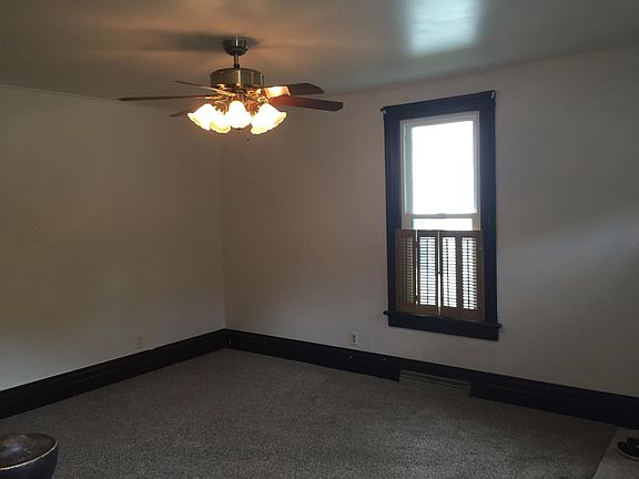 living room with new paint and carpet