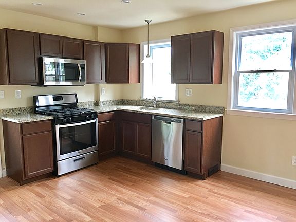 4th image of 527 Glenn Valley Dr