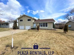 1112 N 4th St, Aberdeen, SD 57401