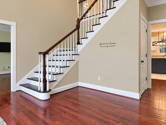 3rd image of 316 Ruby Ct