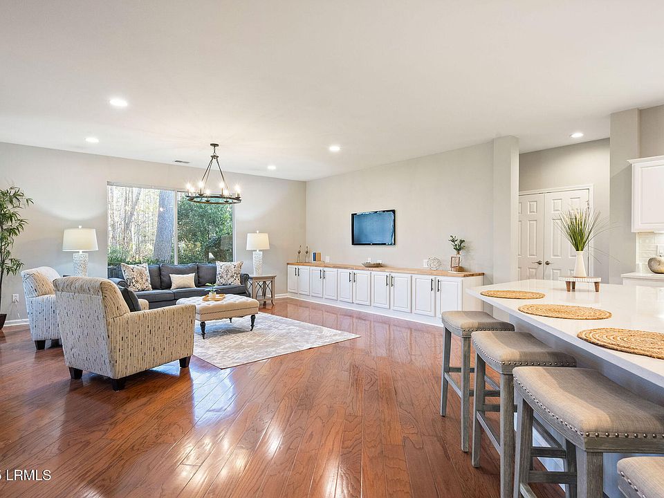 1st image of 15 Graham Court