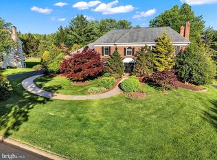 102 Windsong Dr, Doylestown, PA 18901