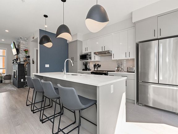 4th image of 46150 Thomas Rd #191