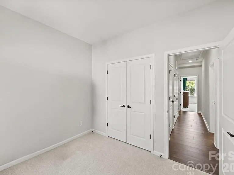 424 Catawba Ave — Photo 8
