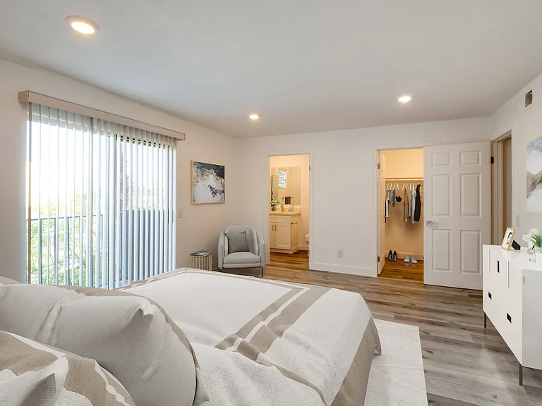 301 North Alvarado Street — Photo 9