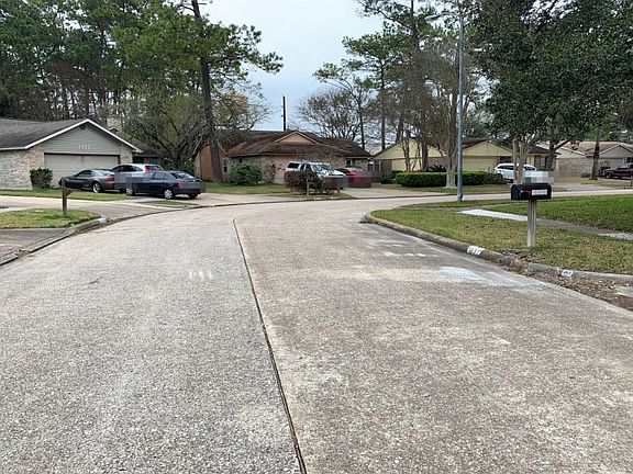 4th image of 2361 Lark Ln