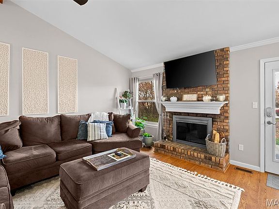5th image of 16409 Pavillion Hill Ct