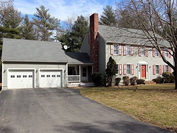 2nd image of 2 Fairway Dr