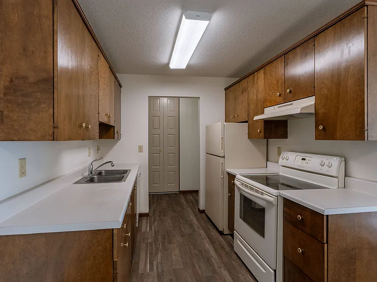 Fargo, ND Windsor Apartments | Kitchen