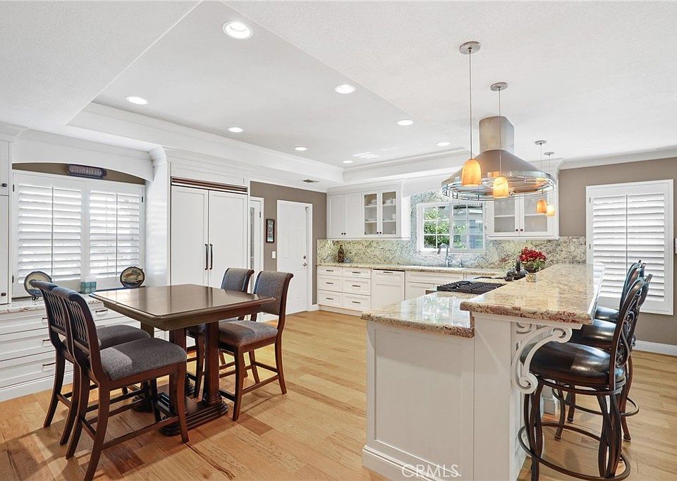 1st image of 565 Brentwood Ave