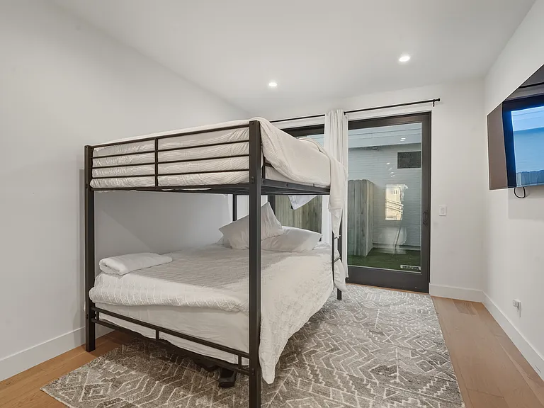 626 Longfellow Ave — Photo 20
