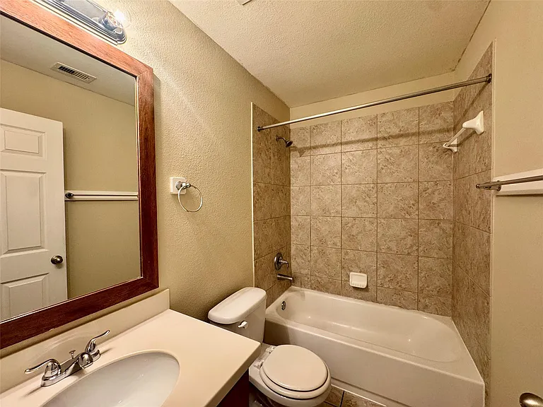 2303 Corry Crest Cir — Photo 18