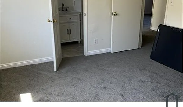 15423 Larch Ave — Photo 5