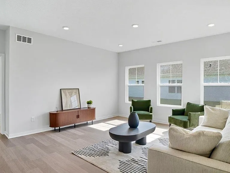 475 Ashley Dr — Photo 4