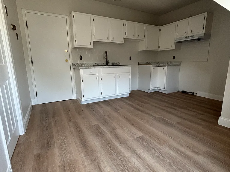76 Beacon Ave #8 — Photo 8