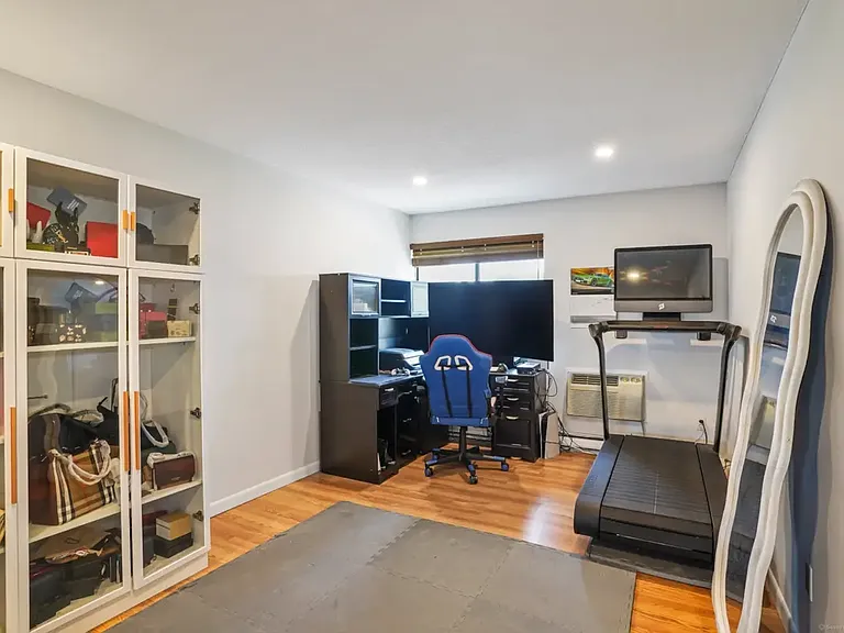 199 Gregory Blvd #E10 — Photo 6