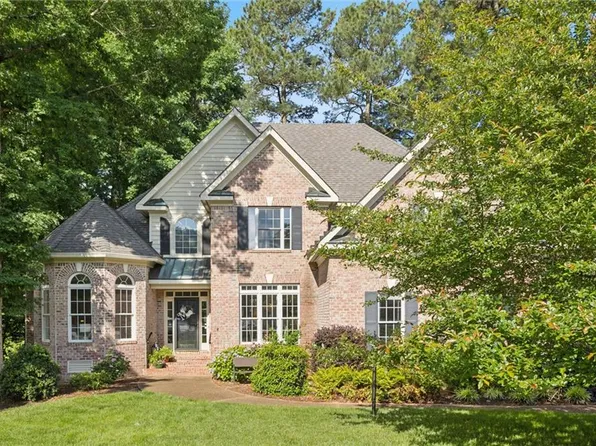 20524 Creekside Dr, Smithfield, VA 23430