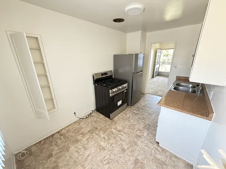 345 Walnut Ave #15 — Photo 6