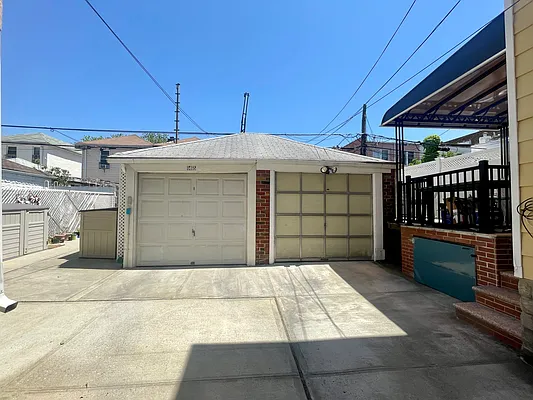 Sold by Remax Edge | media 44