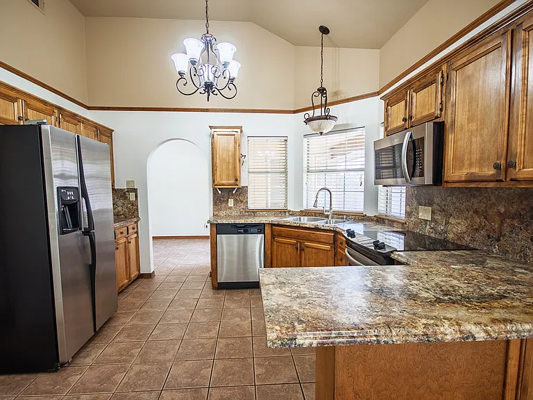 421 Chanticleer Pl — Photo 6