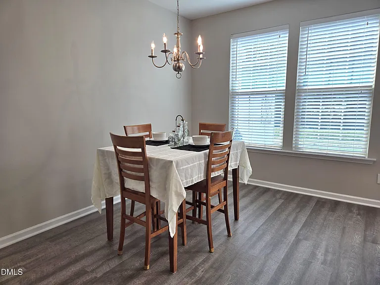 72 E Grove Point Dr — Photo 5