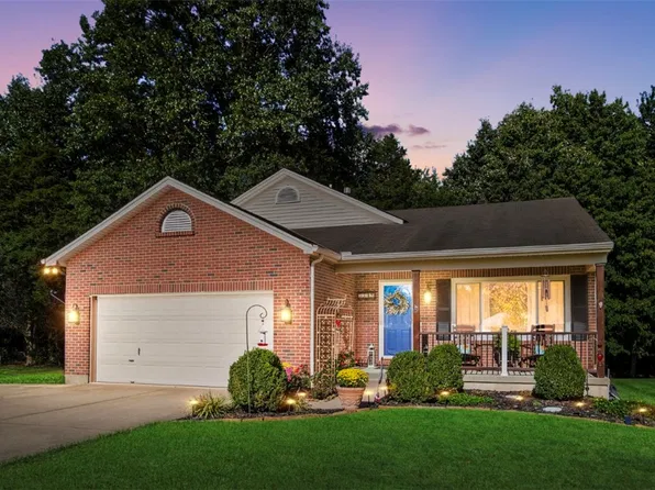 3349 Whispering Trees Dr, Amelia, OH 45102