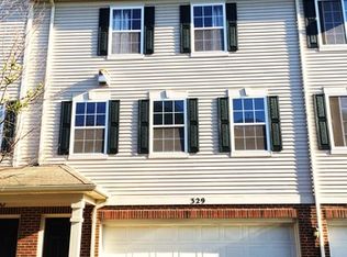 329 Evergreen Cir, Gilberts, IL 60136