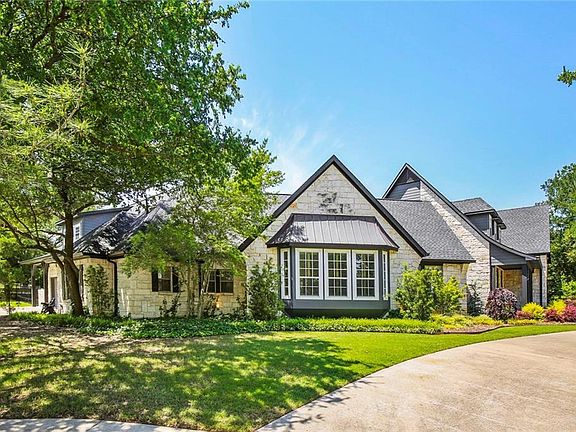 3rd image of 408 Willowsprings Dr