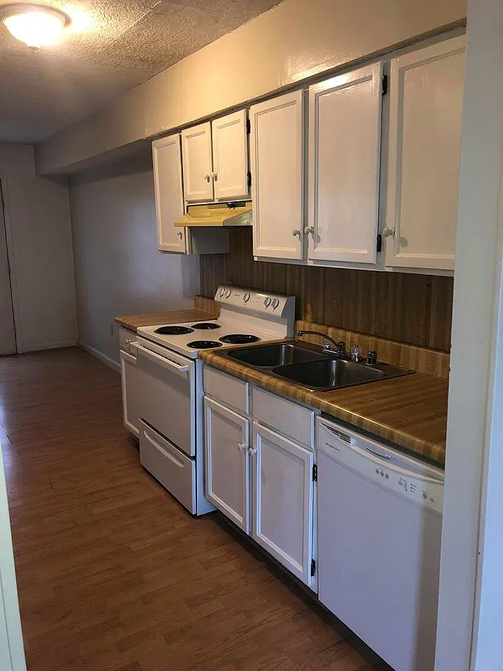 1726 Oshea St - Unit B — Photo 3