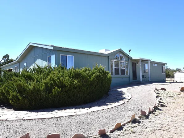 26360 W Solano Dr, Seligman, AZ 86337