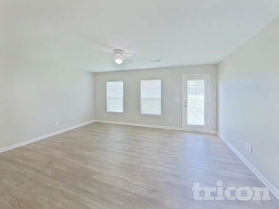 2nd image of 654 Scarlet Leaf Ln