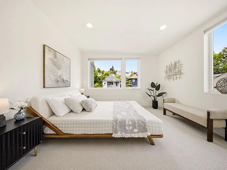 Master bedroom (third floor)