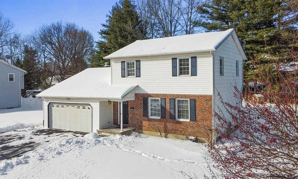 1st image of 3 Baltusrol Dr