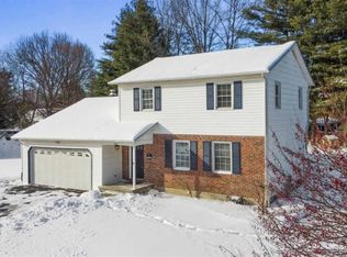 3 Baltusrol Dr, Clifton Park, NY 12065
