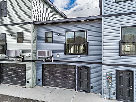 3rd image of 232 S Dewey Ave