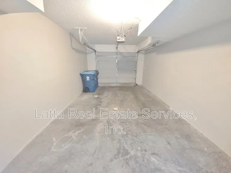 1834 Kingbird Ln — Photo 13