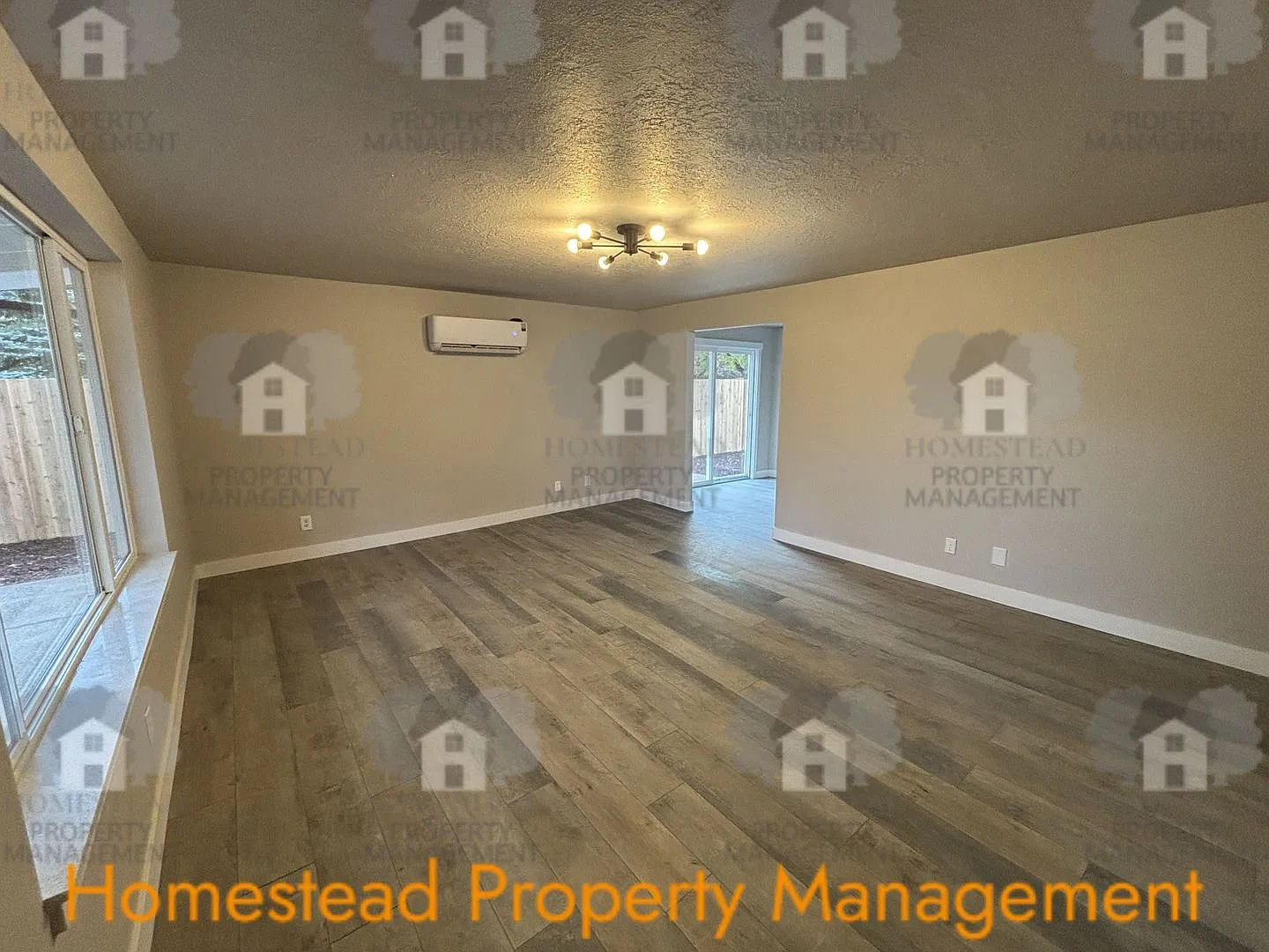Wow! Completely Remodeled 4 Bedroom Home! With Ev Charging! — Photo 4